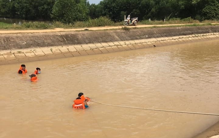 Phát hiện thi thể một phụ nữ dưới sông ở Nghệ An